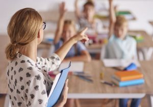 Séance d'éducation à la vie relationnelle , affective et sexuelle en milieu éducatif et scolaire; classe de tous niveaux.Marie Platet Girault à Toulon.
