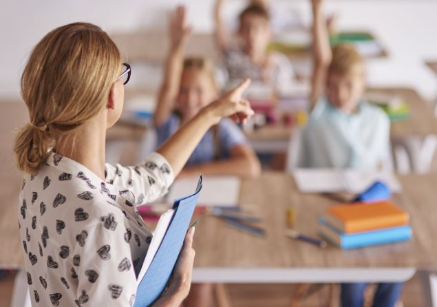 Séance d'éducation à la vie relationnelle , affective et sexuelle en milieu éducatif et scolaire; classe de tous niveaux.Marie Platet Girault à Toulon.